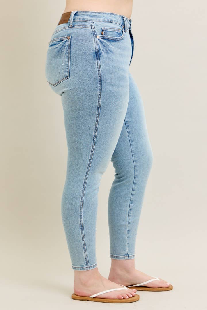 Judy Blue Plus Size Mid Rise Tummy Control Vintage Wash Skinny Jeans