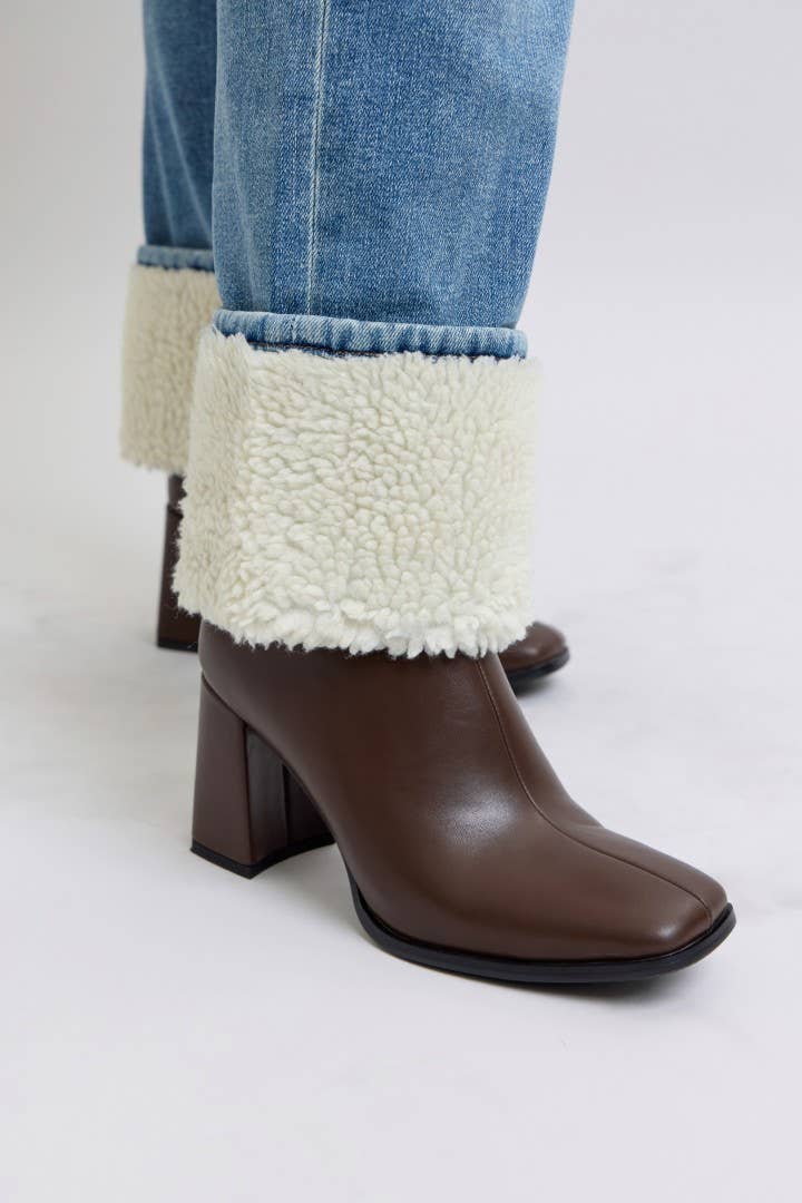 Judy Blue Plus Size High Waisted Shearling Cuff Straight Jeans