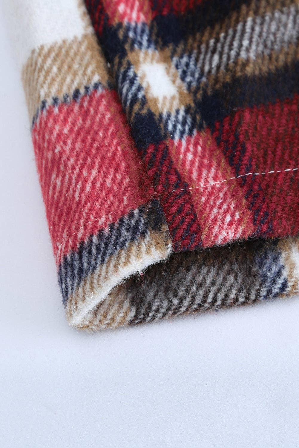 Plaid Oversized Shacket with Button Front & Large Pockets – Cozy Chic Layering Piece
