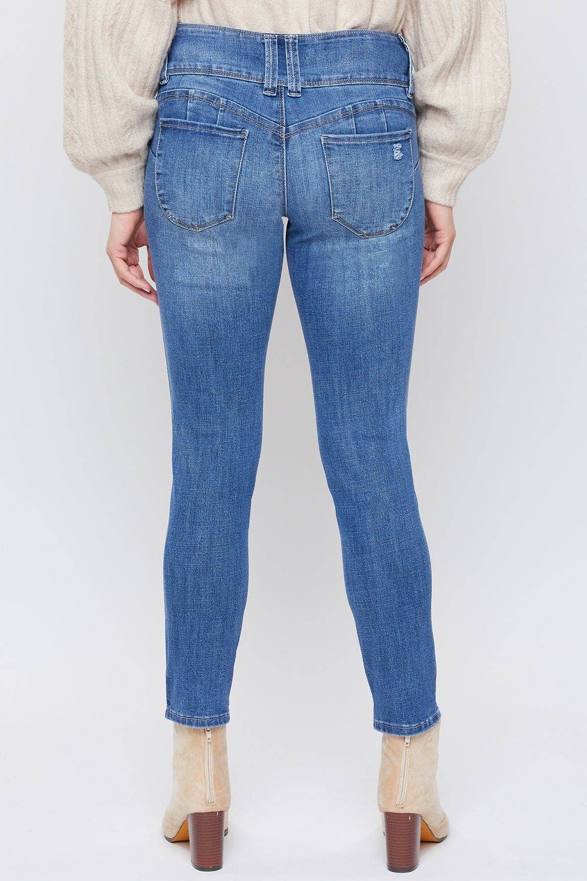 Petite WannaBettaButt Mid-Rise 3-Button Skinny Jeans