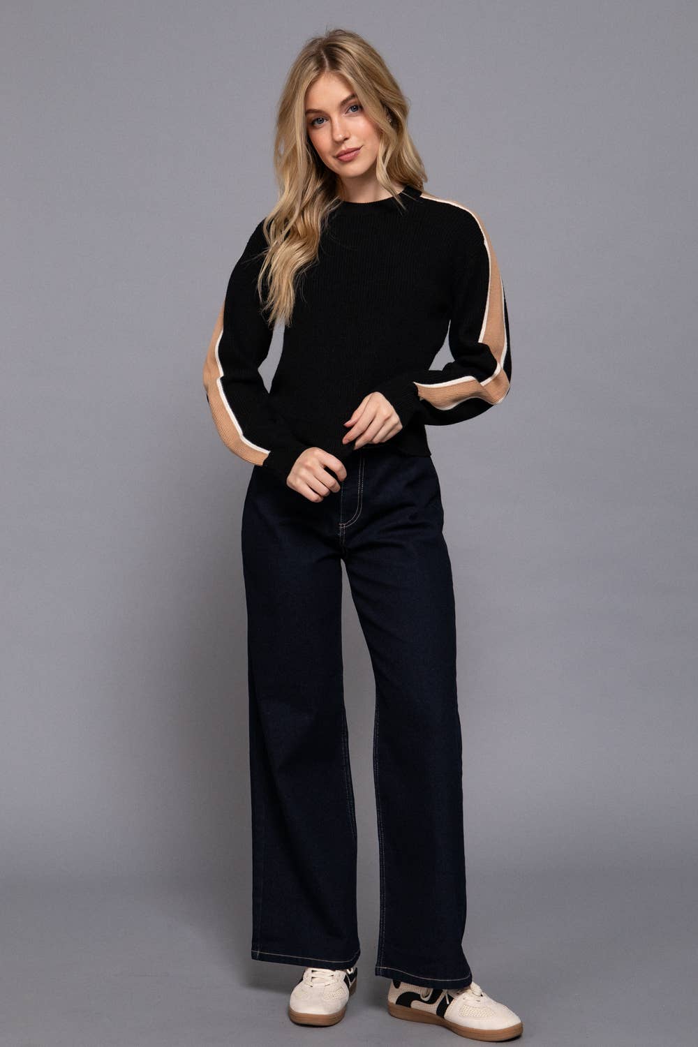 Long Sleeve Round Neck Sleeve Line Detail Sweater