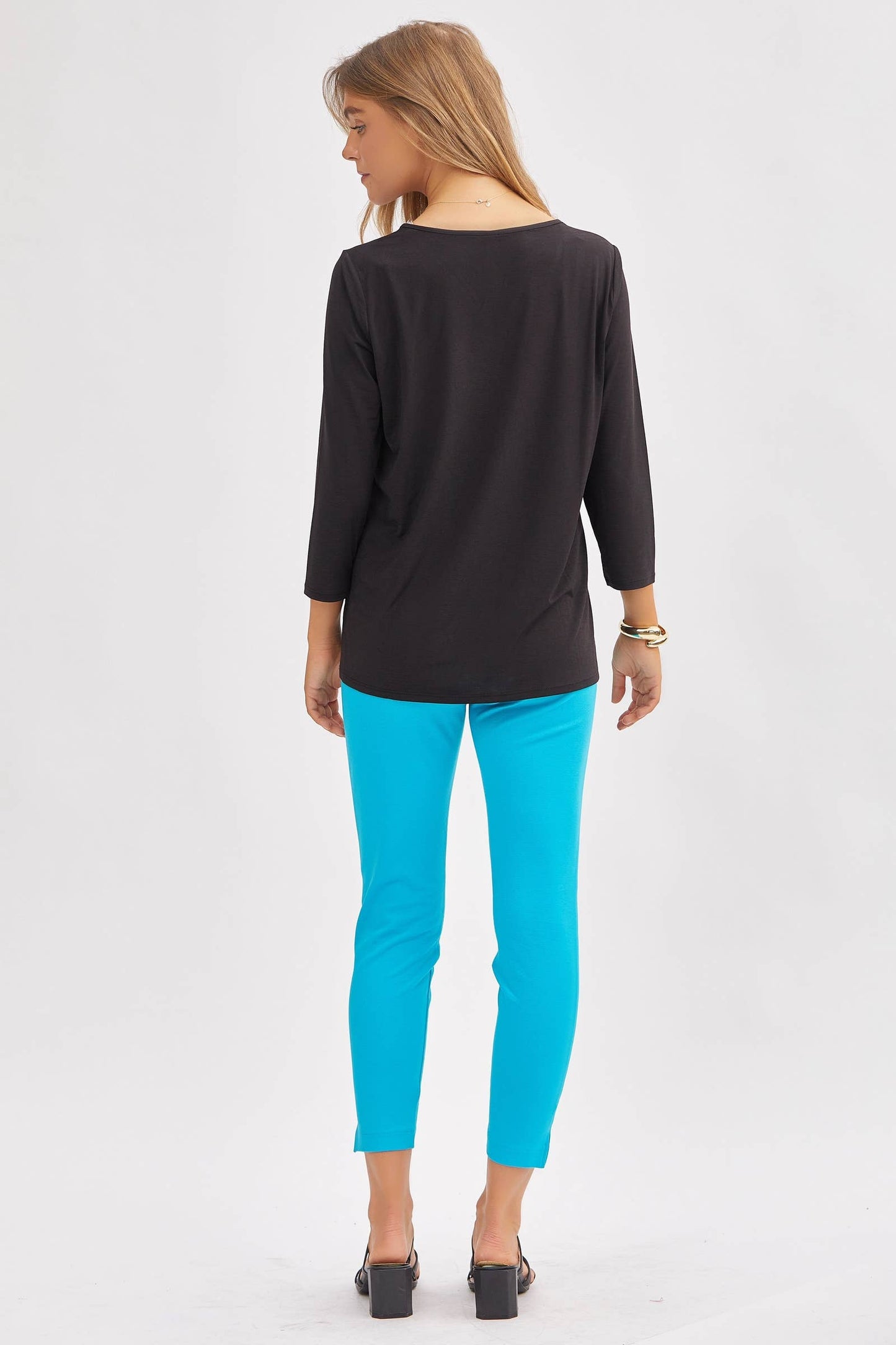 Signature Classic V-Neck Top – Wrinkle-Free 3/4 Sleeve Stretch Blouse