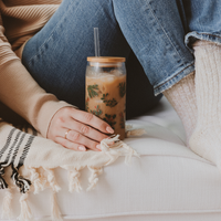 Holiday Greenery Glass Cup – 17oz Christmas Tumbler with Lid & Straw