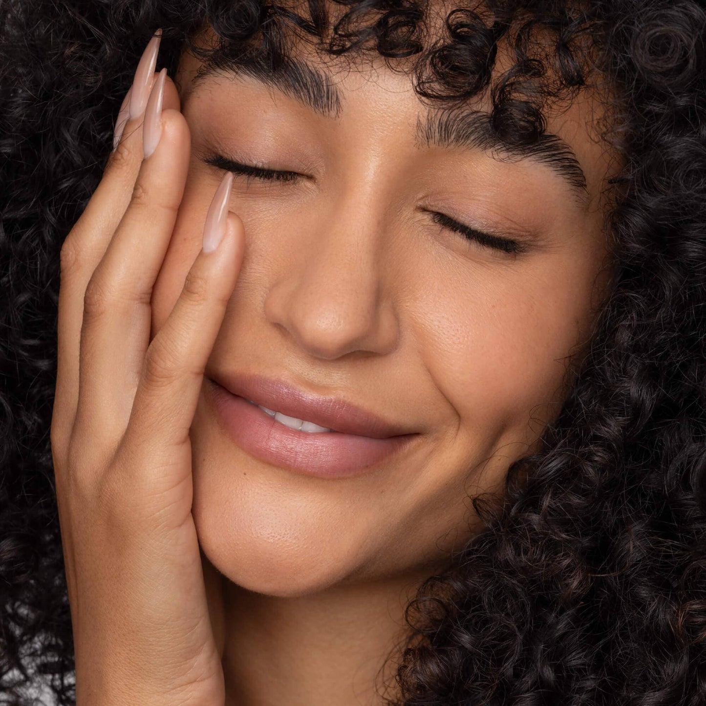 Donna Plum Lip Tint – Sheer, Buildable Color & Sweet Mint Hydration