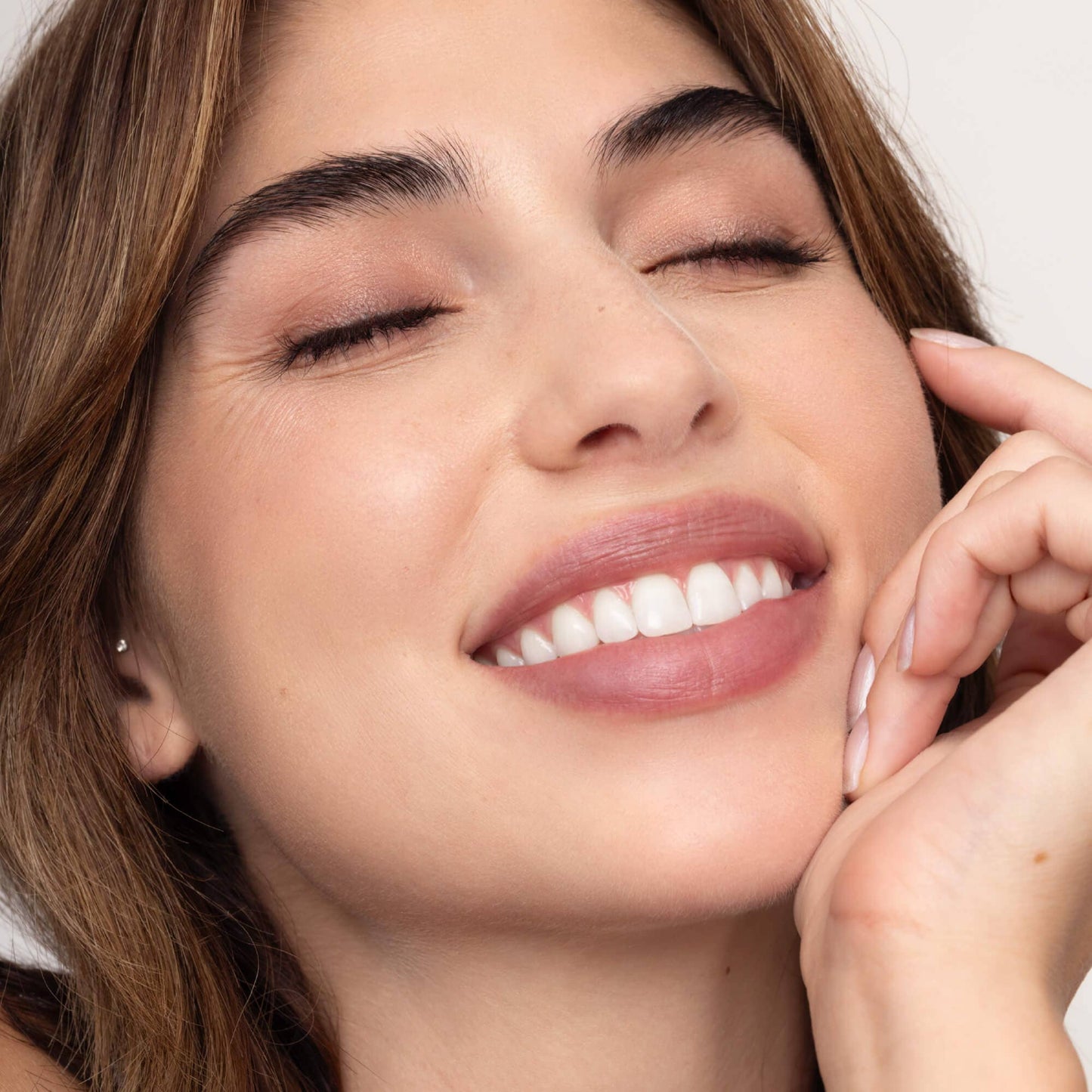 Donna Plum Lip Tint – Sheer, Buildable Color & Sweet Mint Hydration